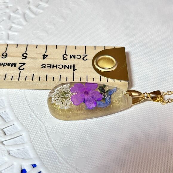 Colorful Dried Flower Resin Pendant Necklace Artisan Made NWT 20" Chain - Picture 5 of 5